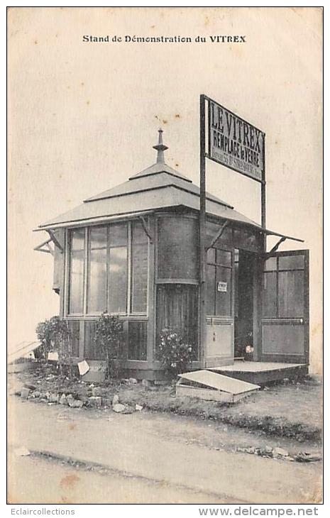 Paris     75010  .Stande De Démonstarion Du Vitrex Qui Remplace Le Verre. - Paris (10)