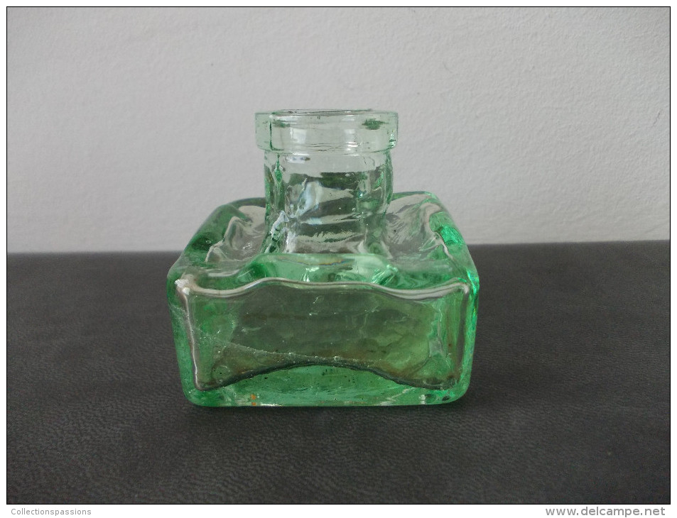 - Ancienne Bouteille D'encre, Encrier - - Inkwells