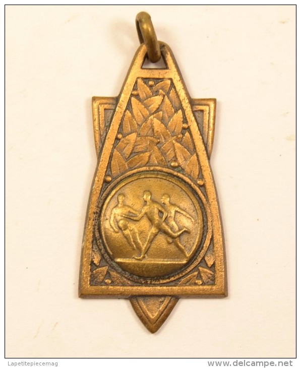 Ancienne Médaille De Basketball, Années 1930 - 1950 ? - Bekleidung, Souvenirs Und Sonstige