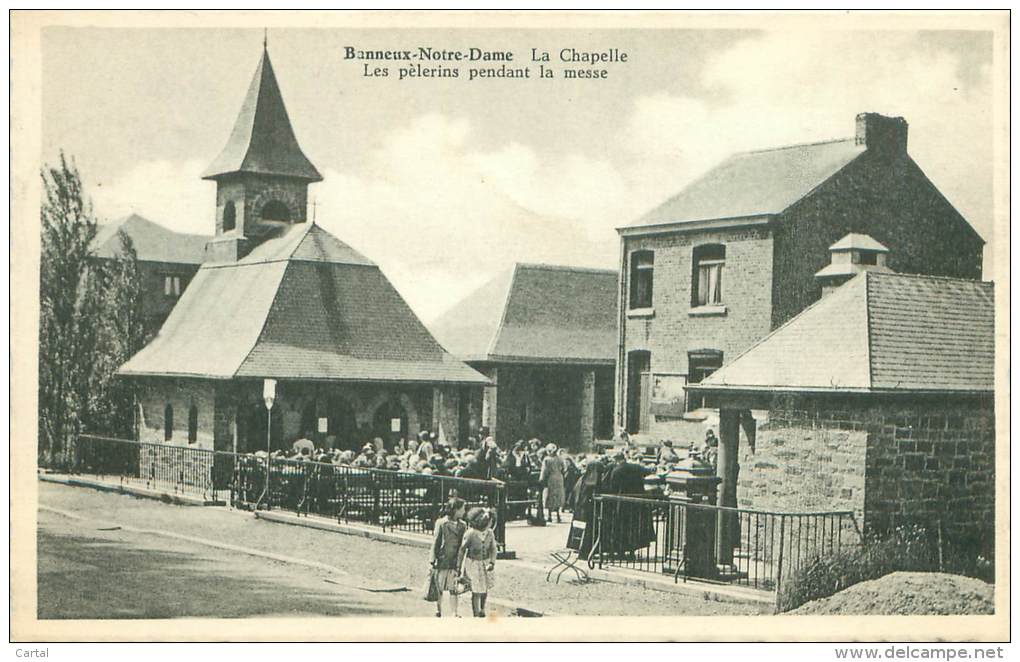 BANNEUX-NOTRE-DAME - La Chapelle - Les Pèlerins Pendant La Messe - Sprimont