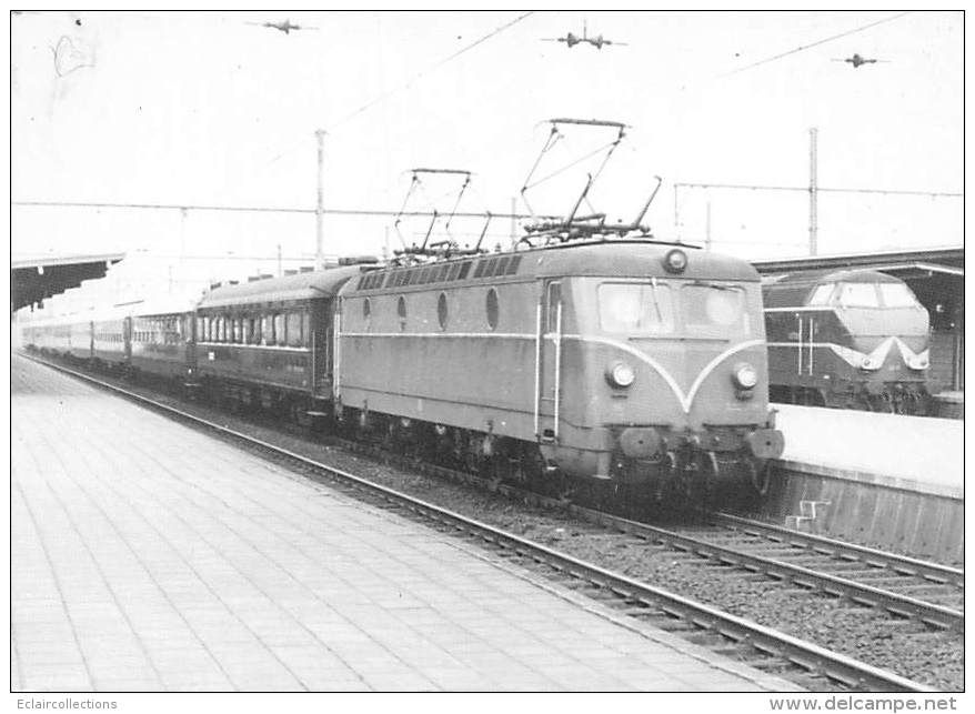 Belgique       Chemin De Fer . Vapeurs Belges (format  14,5x10,5) Locomotive Ligne Amsterdam-Paris A Malines - Sonstige & Ohne Zuordnung