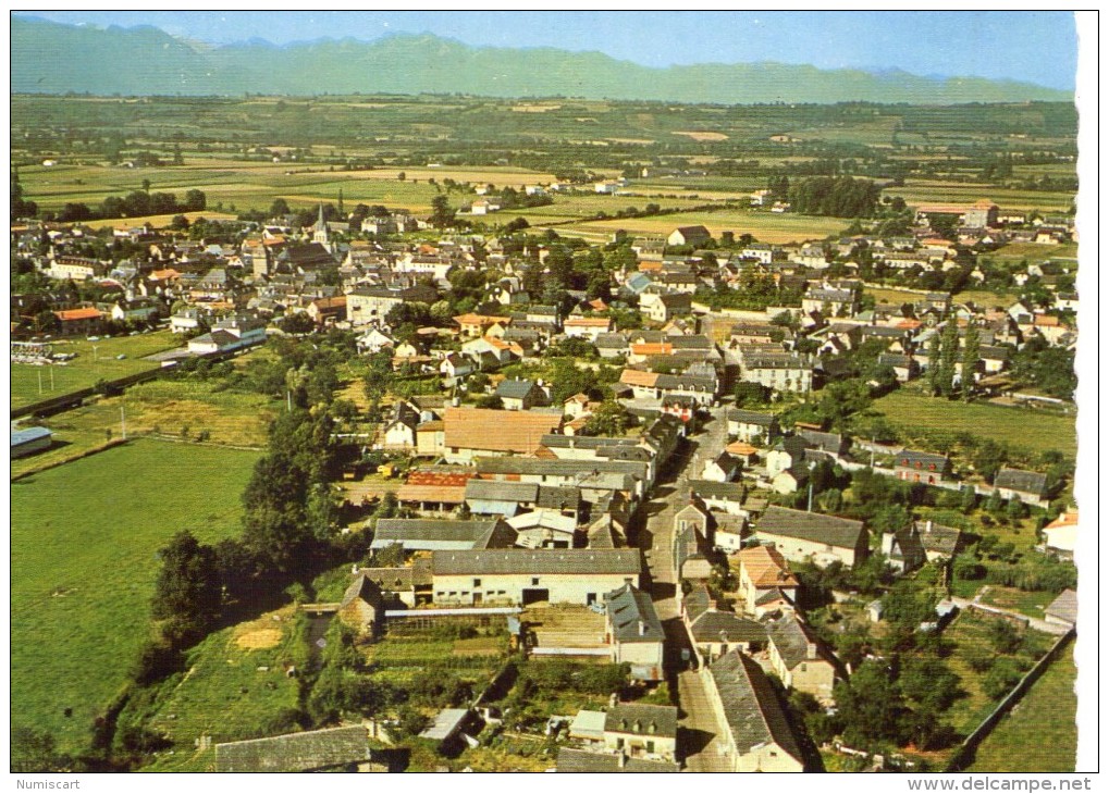 Pontacq.. Belle Vue Aérienne Du Village - Pontacq