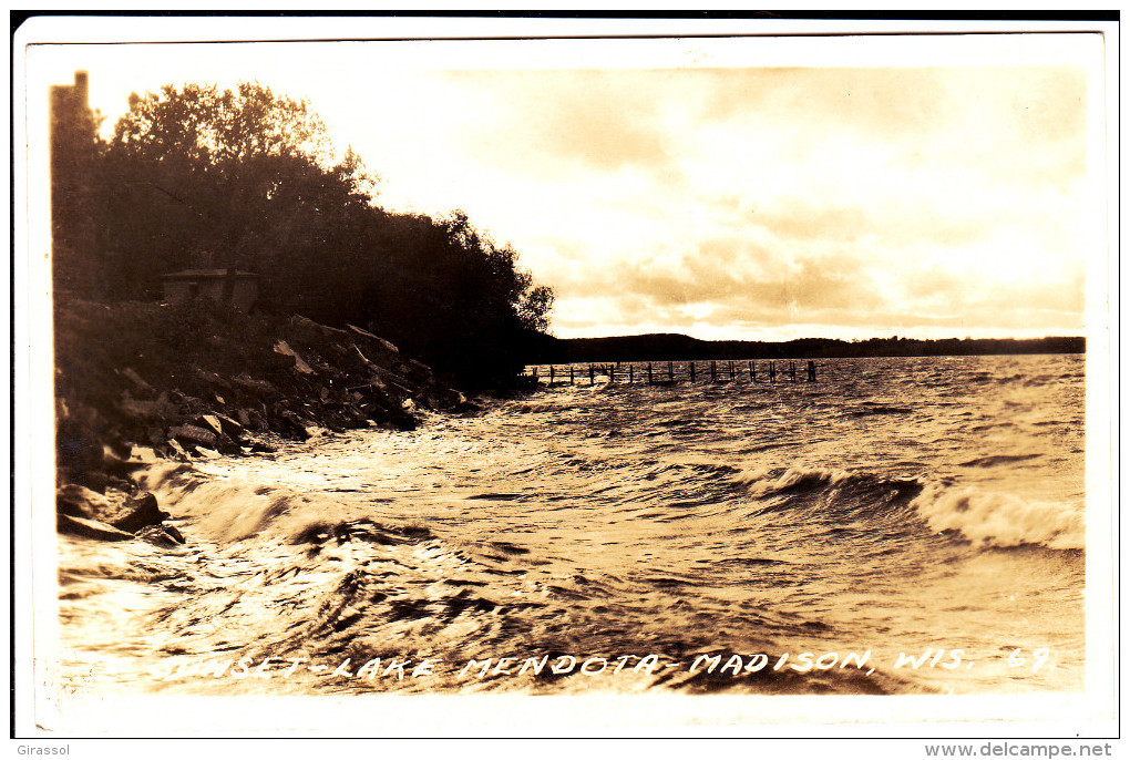 CPSM SUNSET LAKE MENDOLA MADISON WISCONSIN - Madison