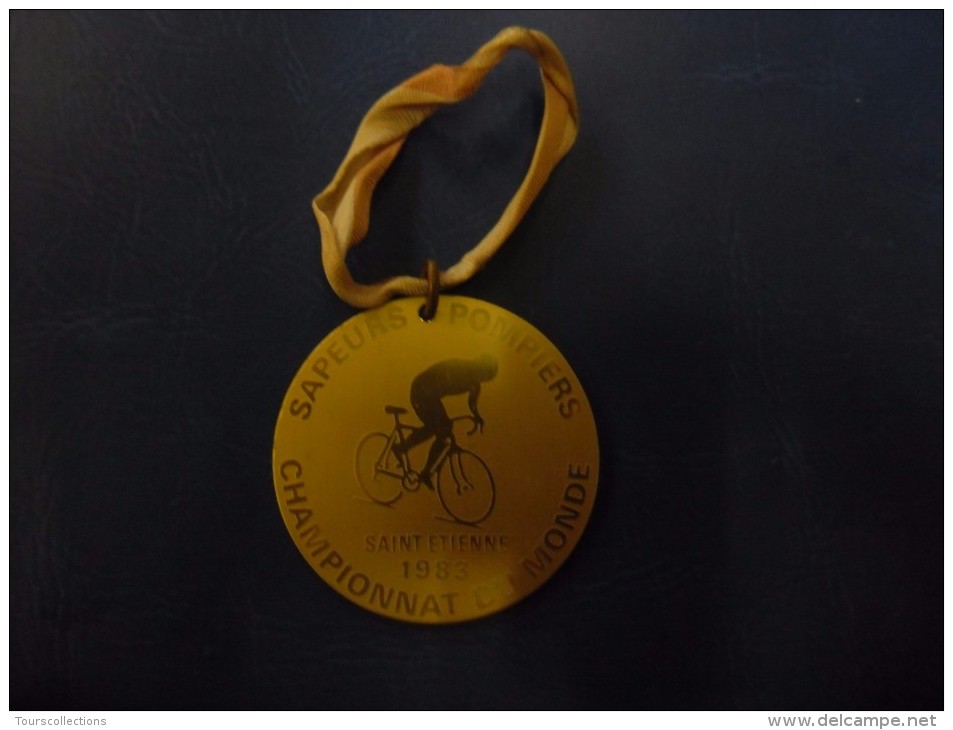 MEDAILLE Ancienne En Alu Doré DE POMPIER @ Dévouement - Courage Championnat Du Monde De Cyclisme Vélo Saint Etienne 1983 - Pompiers