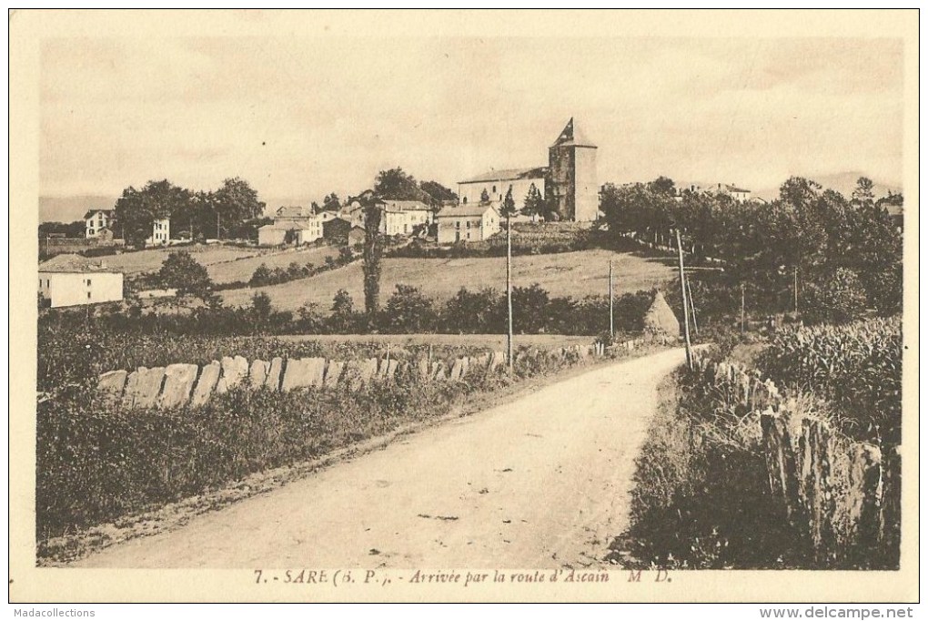 SARE (64. Pyrénées-Atlantiques) Arrivée Par La Route D'Ascain - Sare