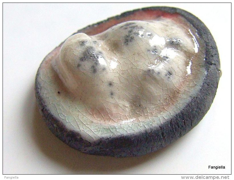 1 Cabochon Visage Enfant En Céramique Raku Blanc Noir Rose Lie De Vin Fabrication Artisanale   Une Pièce Ethnique Unique - Pearls