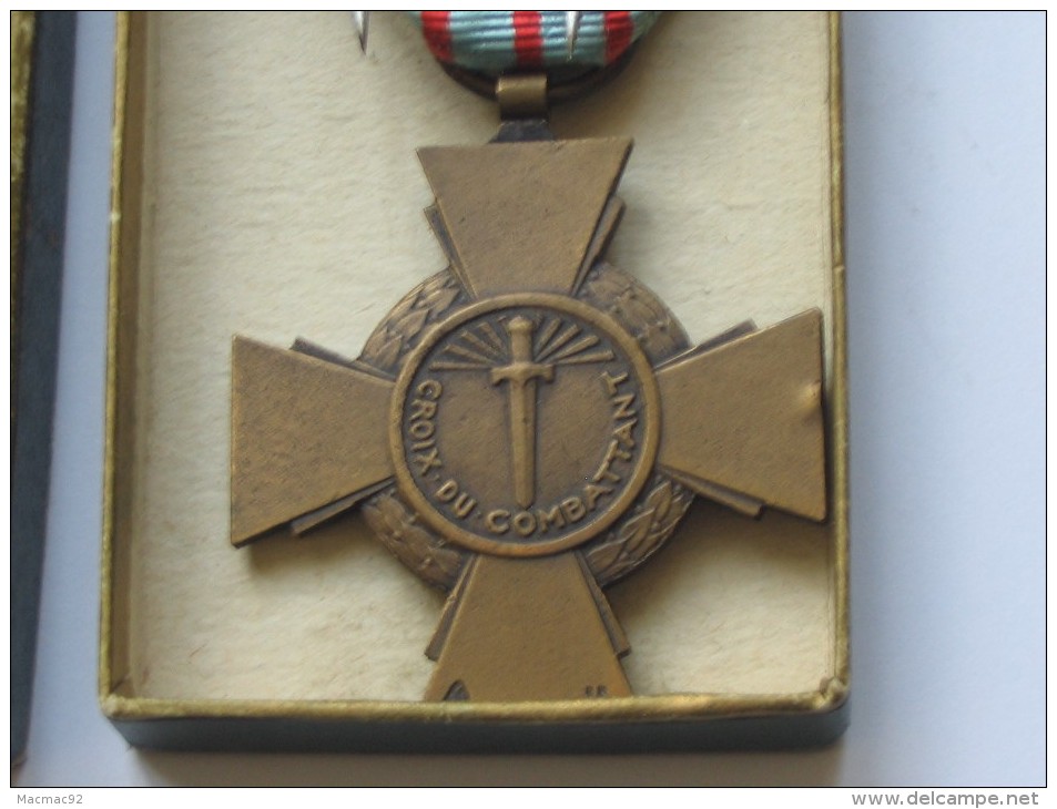 Décoration Médaille Militaire Croix Du Combattant - Avec Sa Boite  **** EN ACHAT IMMEDIAT **** - Otros & Sin Clasificación