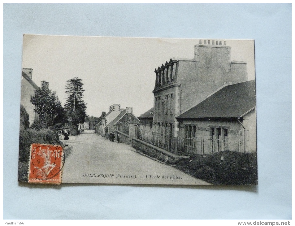 GUERLESQUIN        L'ECOLE DES FILLES - Guerlesquin