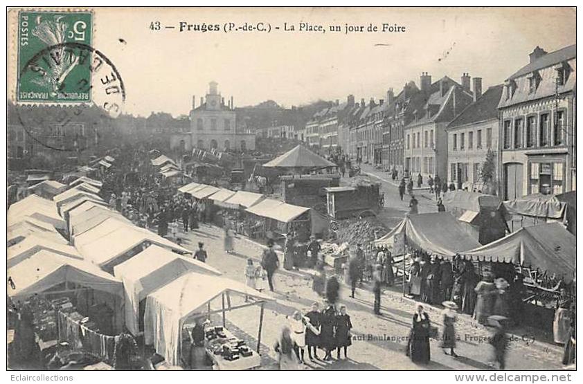 Fruges     62          Jour De Foire. La Place - Fruges