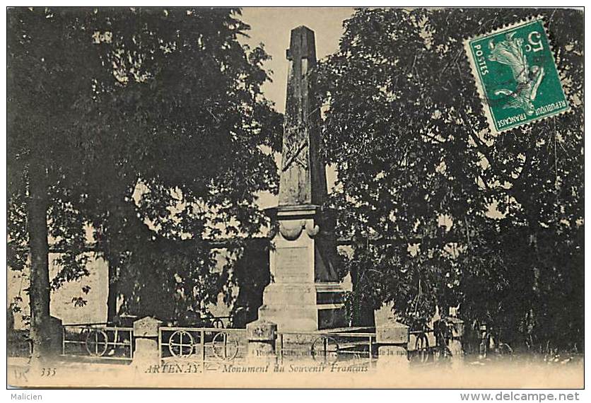 - Loiret - Ref - A623 - Artenay - Monument Du Souvenir Français - Carte Bon Etat - - Artenay