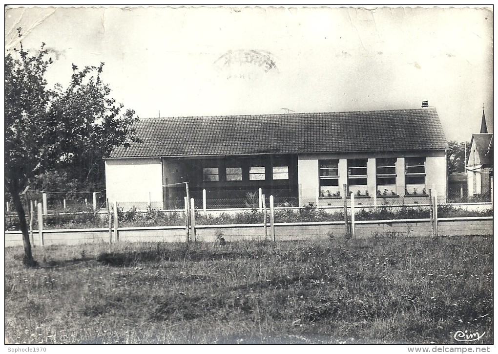 HAUTE NORMANDIE - 27 - EURE - SAINT AUBIN LE VIEIL EVREUX - CPSM GF NB - La Nouvelle école - Pliure - Saint-Aubin-d'Ecrosville