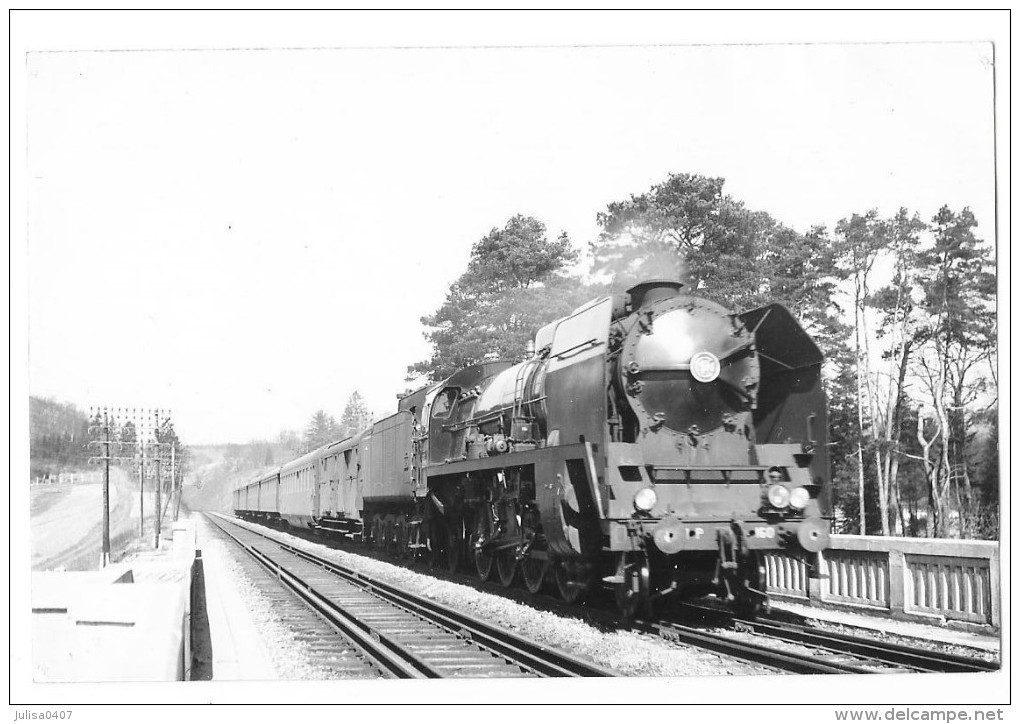 LOCOMOTIVE A VAPEUR Photographie Format Cpa Machine Train De Voyageurs  Gros Plan - Matériel