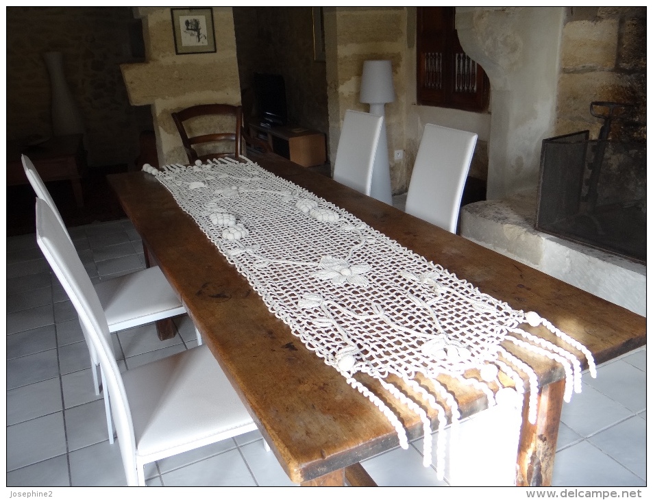 Grand Chemin De Table Blanc  Crochet D'art Fait Main 1940-1950 - Sonstige & Ohne Zuordnung