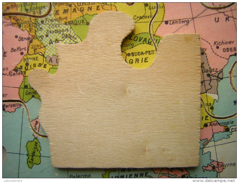 ANCIEN PUZZLE 16 PIECES  29 X 21 CM EN BOIS ( CP ) ET PAPIER   CARTE DE L'EUROPE - Puzzles