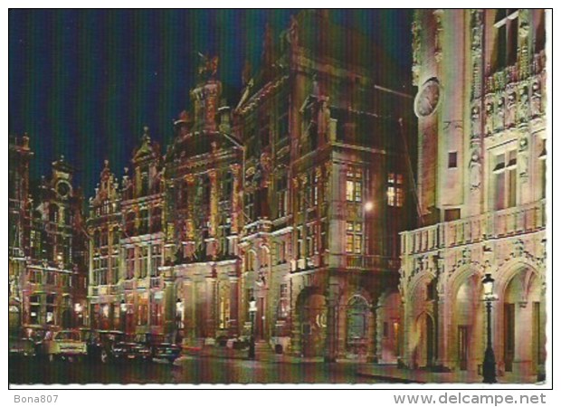 BRUXELLES - Un Coin De La Grand Place La Nuit - Bruxelles La Nuit