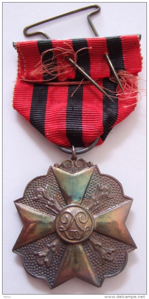 Médaille Civique. Croix Pour Ancienneté De Service - Profesionales / De Sociedad