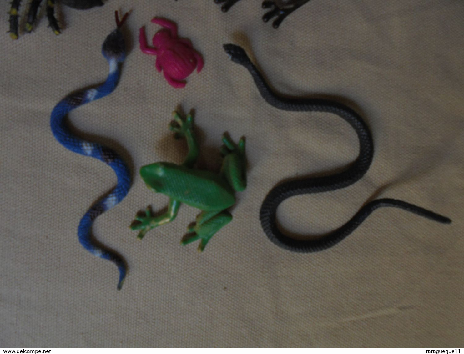 Vintage - Petit Lot De 11 Animaux En Plastique - Poissons, Grenouilles, Serpents, Araignées - Poissons