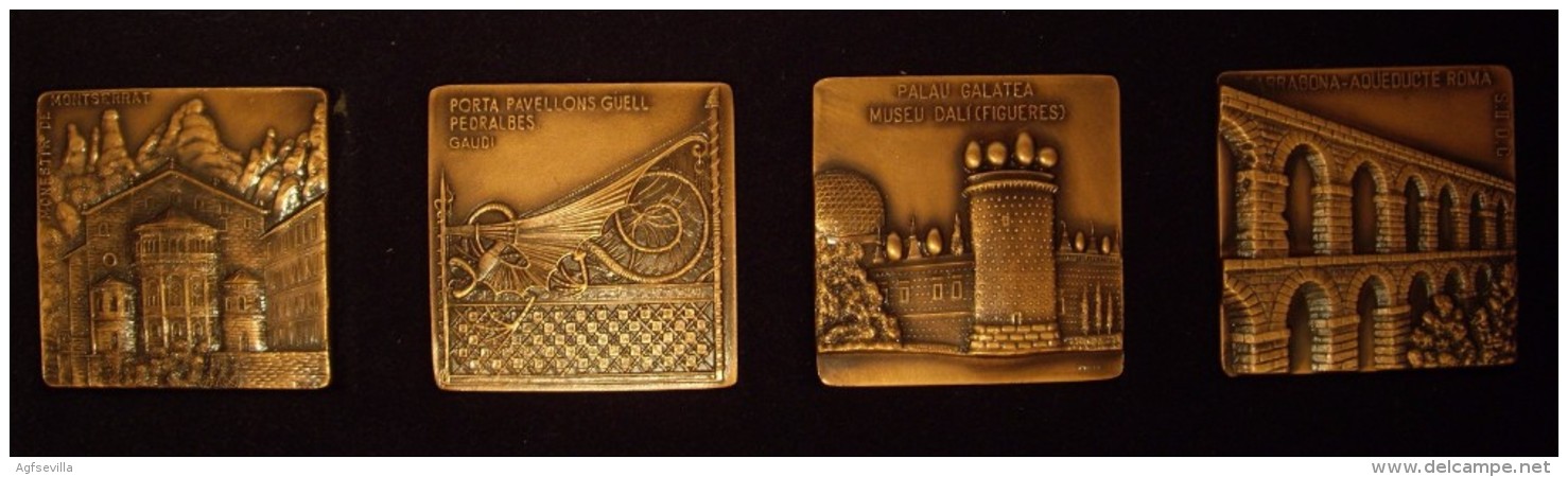 ESPAÑA. ESTUCHE 4 MEDALLAS CONMEMORATIVAS MONUMENTOS DE BARCELONA. 1.992 A 1.995. SPAIN. ESPAGNA - Professionali/Di Società