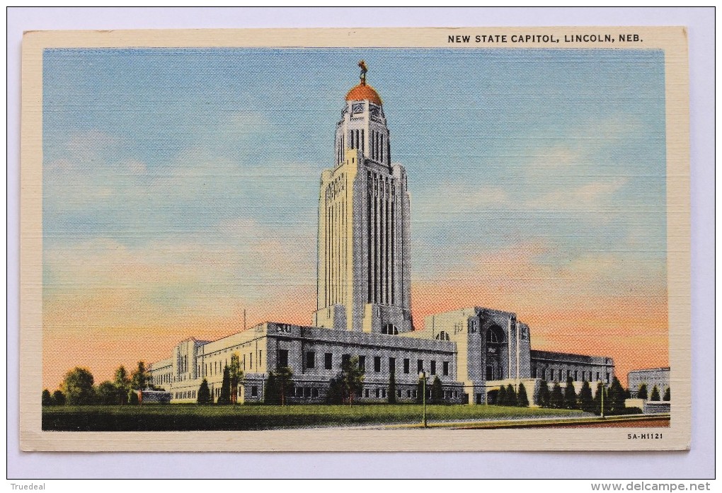 NEW STATE CAPITOL, LINCOLN, NEBRASKA, 1930-45 - Lincoln