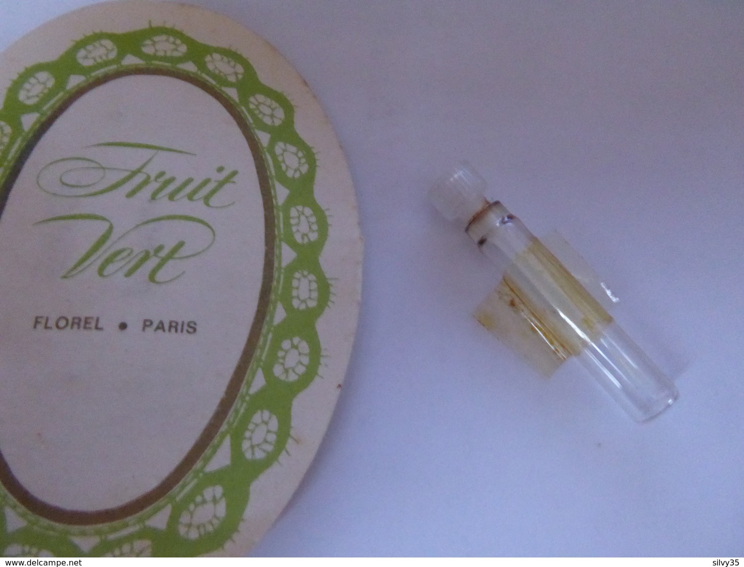 ECHANTILLON PARFUM FRUIT VERT - FLOREL - PARIS - Miniaturen (zonder Doos)