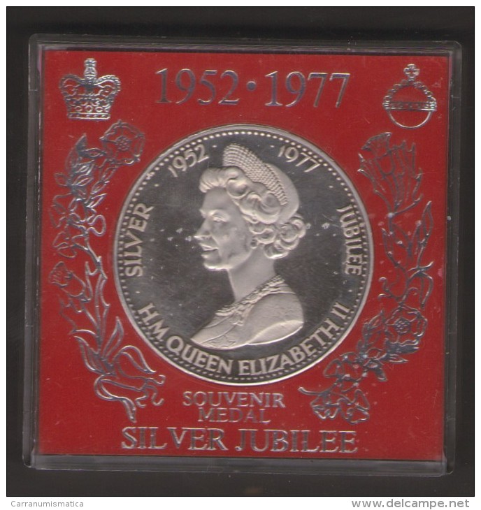 MEDAGLIA 1952 - 1977 SILVER JUBILEE ANNO 1977 H.M. QUEEN ELISABETH II - Royal/Of Nobility