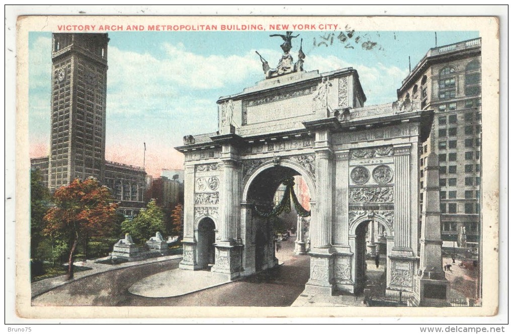 Victory Arch And Metropolitan Building, New York City - 1922 - Autres Monuments, édifices