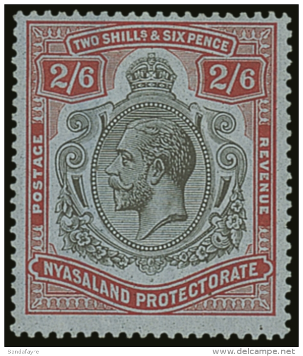 1921 - 1933 Geo V 2s 6d Black And Carmine On Pale Red Variety "broken Crown And Scroll", SG 110b, Very Fine Mint.... - Nyasaland (1907-1953)