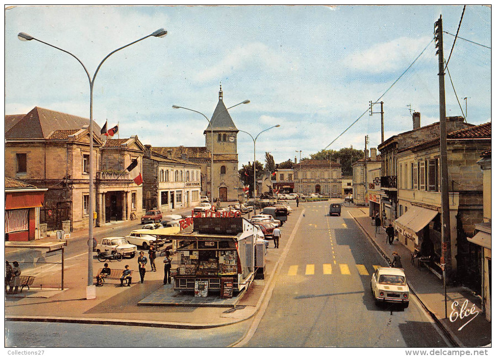 33-PESSAC - LA PLACE DE LA MAIRIE ET L'EGLISE - Pessac