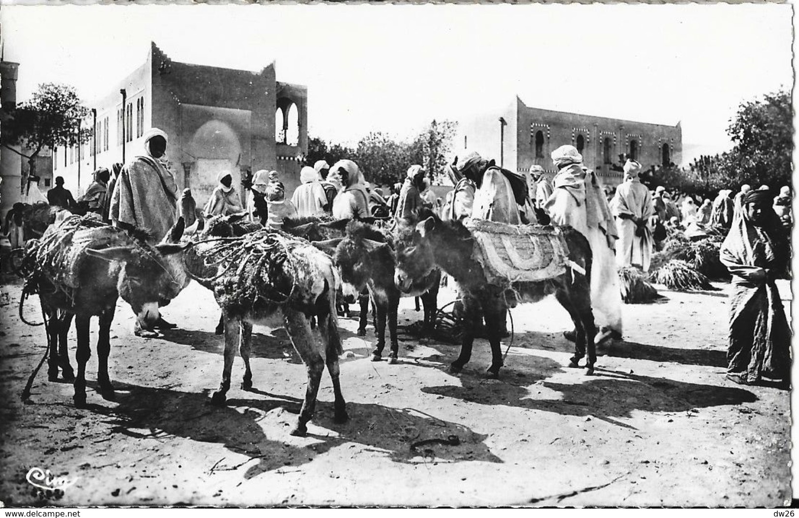 Bou-Saada (M'Sila, Algérie) Cité Du Bonheur - Un Jour De Marché - Edition Combier - Carte CIM N°256 - M'Sila