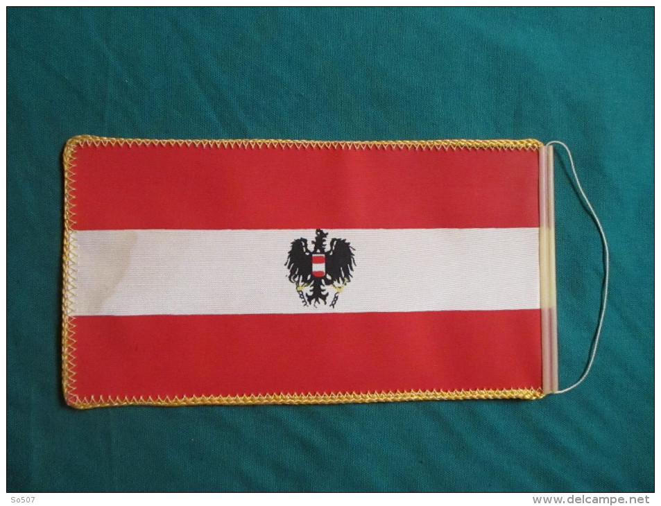 Small Flag-Austria 11x21 Cm - Vlaggen