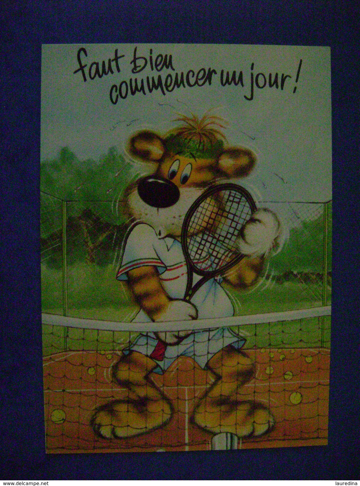 CP FANTAISIES - ANIMAUX HABILLES - CHIEN JOUANT AU TENNIS - FAUT BIEN COMMENCER UN JOUR! - Dressed Animals