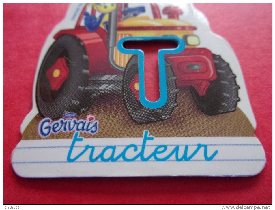 Magnet Danone  Gervais Dinosaure Tracteur Lettre T - Letters & Digits