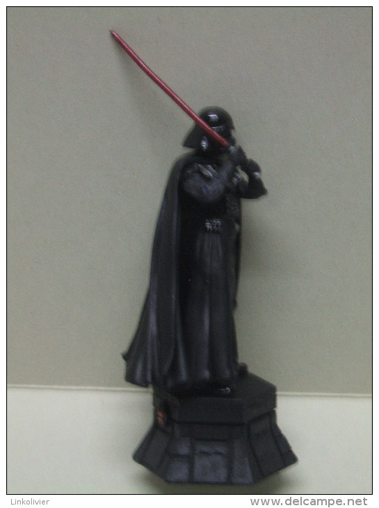 DARK VADOR (Darth Vader) figurine en plomb STAR WARS pièce de jeu d´échecs ALTAYA : dame (reine) noire