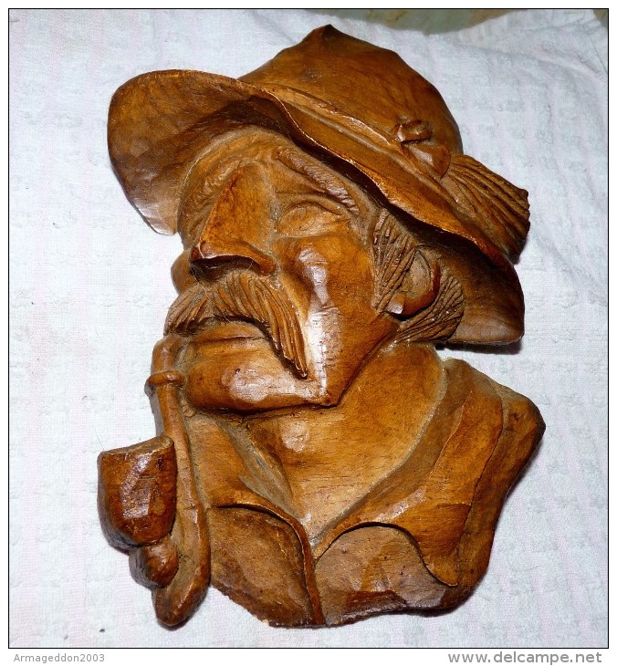 SCULPTURE A ACCROCHER EN BOIS TÈTE Portrait De VIEL HOMME A LA PIPE TBE - Wood