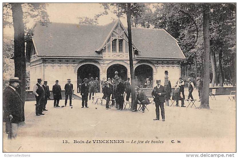 Sport.   Jeu De Boules. Pétanque.  Paris  75 Bois De Vincennes  Joueurs De Boules (pli) - Bowls