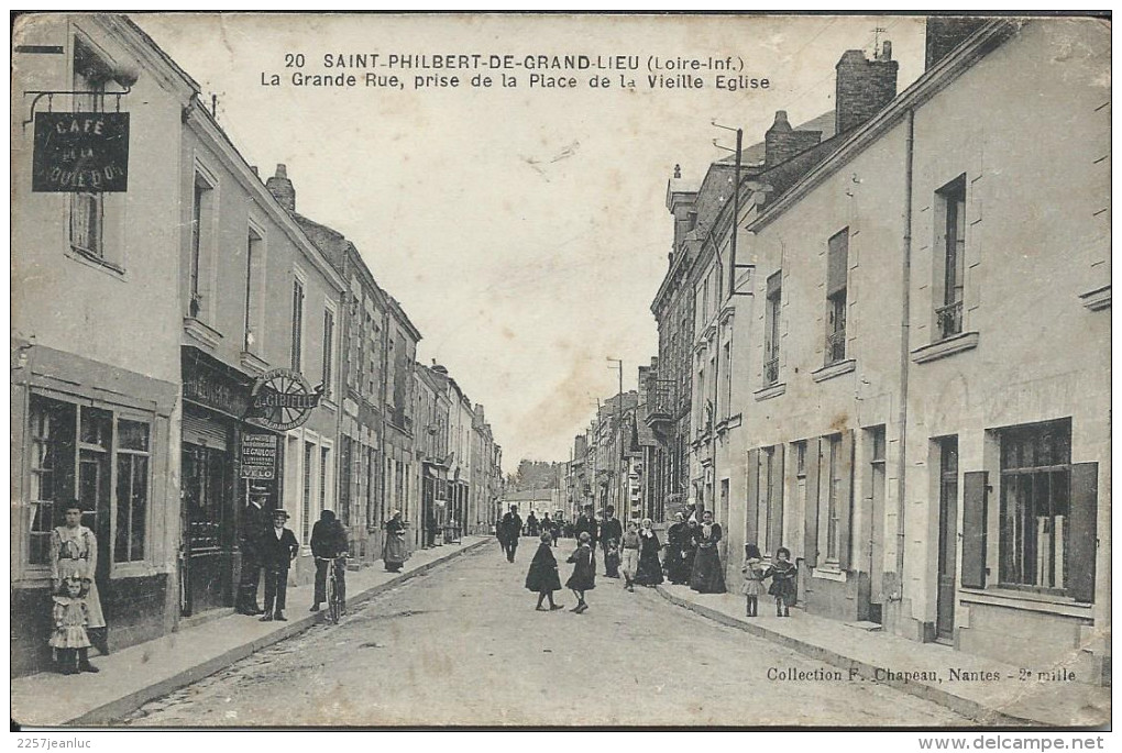 CP - 44 - Saint Philibert De Grand Lieu .La Grande Rue Prise De La Place De La Vieille Eglise - Saint-Philbert-de-Grand-Lieu