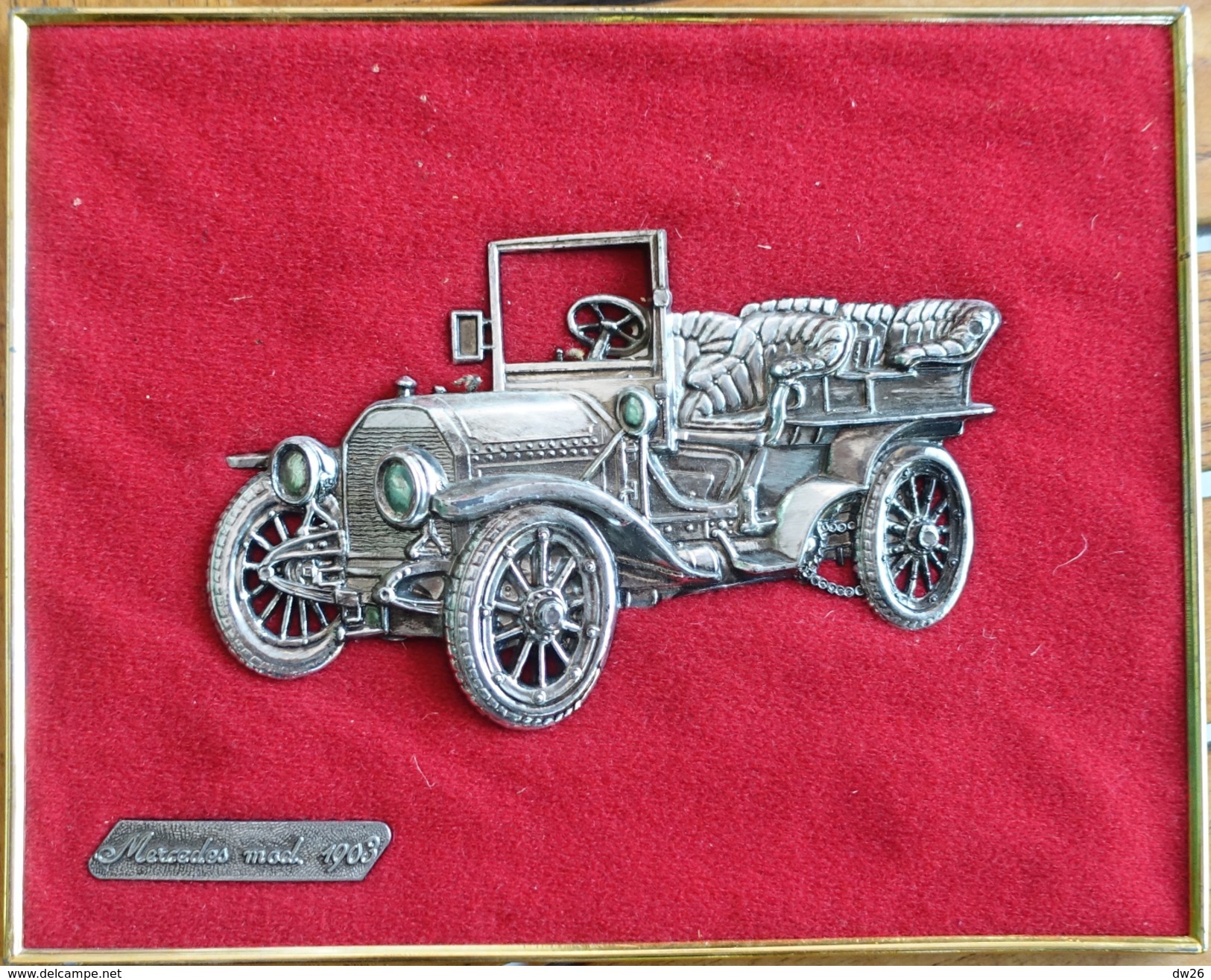 Cadre Doré Avec Voiture Miniature En étain Sur Velours Rouge: Mercedes Modèle 1903 - Stagno