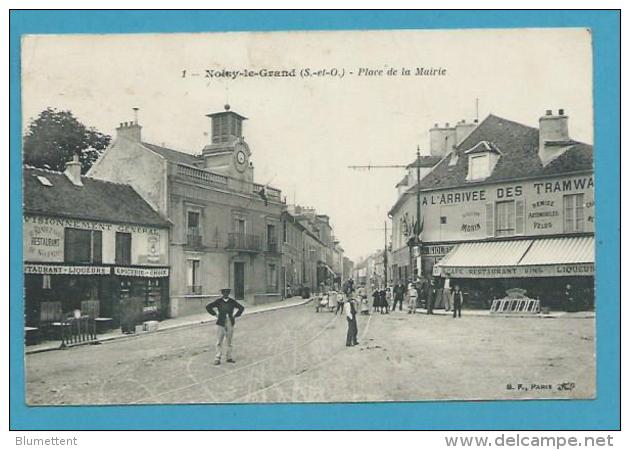 CPA - Circulé - Commerces Place De La Mairie NOISY-LE-GRAND 93 - Noisy Le Grand