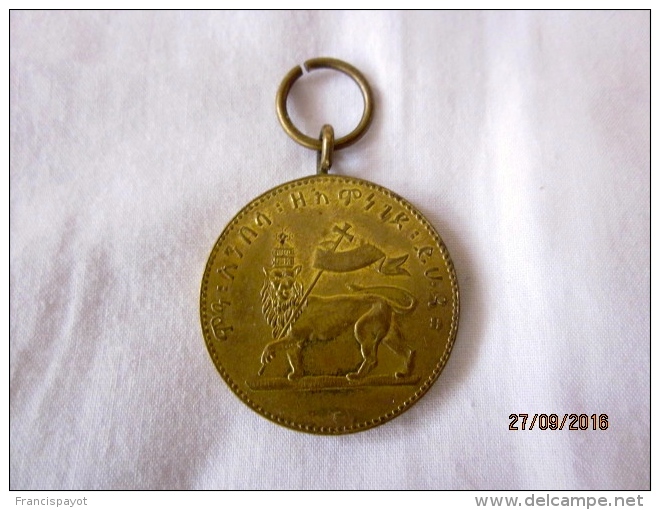 Ethiopia: Menelik Medal For Civil And Military Service - Monarquía / Nobleza