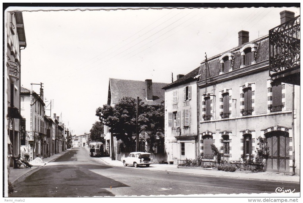 CARTE POSTALE    COMBRONDE 63  Route De Montluçon - Combronde