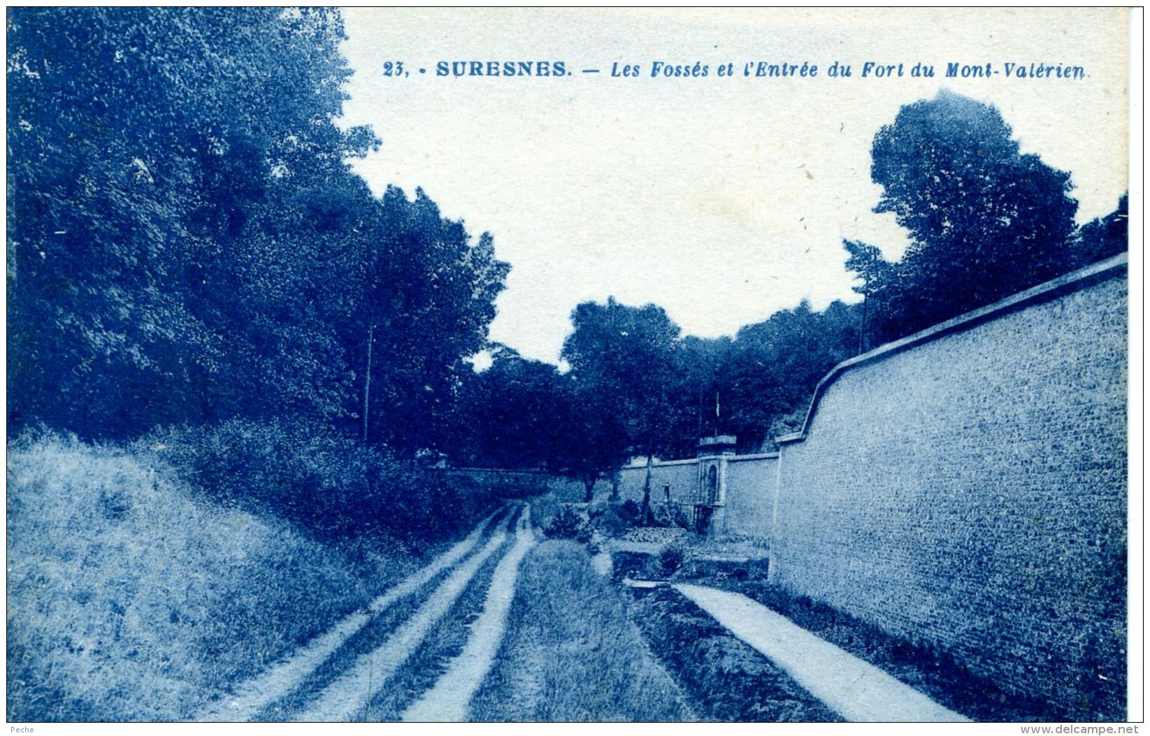 N°50608 -cpa Suresnes -fort Du Mont Valérien- Les Fossés Et L'entrée - - Mont Valerien