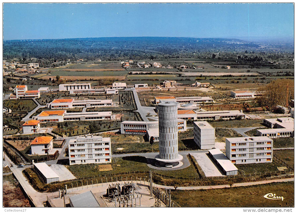 30-UZES- VUE AERIENNE DU CENTRE MEDICAL CAREYON - Uzès