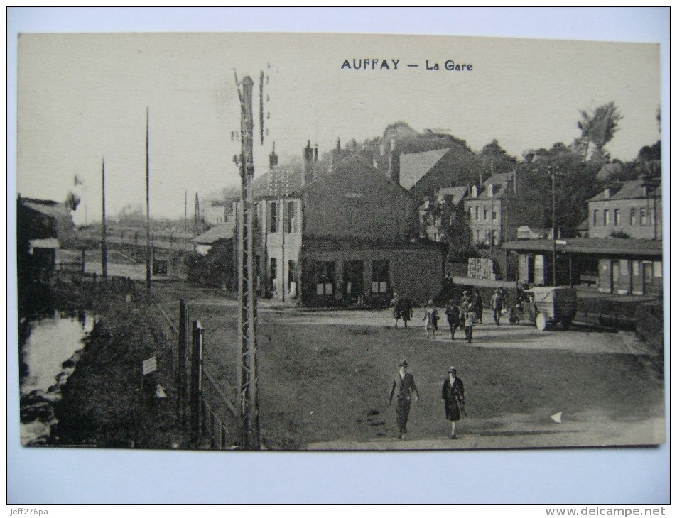 CPA 76 Auffay - La Gare - Vue D'ensemble Et Des Quais Avec Animation  A Voir ! - Auffay