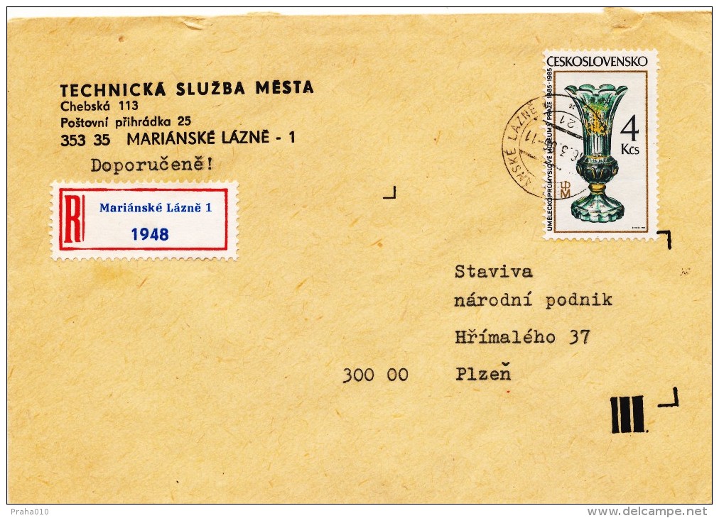 K9199 - Czechoslovakia (1986) 353 01 Marianske Lazne 1 (R-letter) Tariff: 4 Kcs (stamp: Shifted Vertically Perforation) - Variétés Et Curiosités
