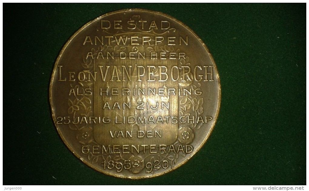 1920, Mauquoy, De Stad Antwerpen Aan Van Peborgh, 25 Jarig Lidmaatschap Gemeenteraad, 110 Gram (med302) - Elongated Coins