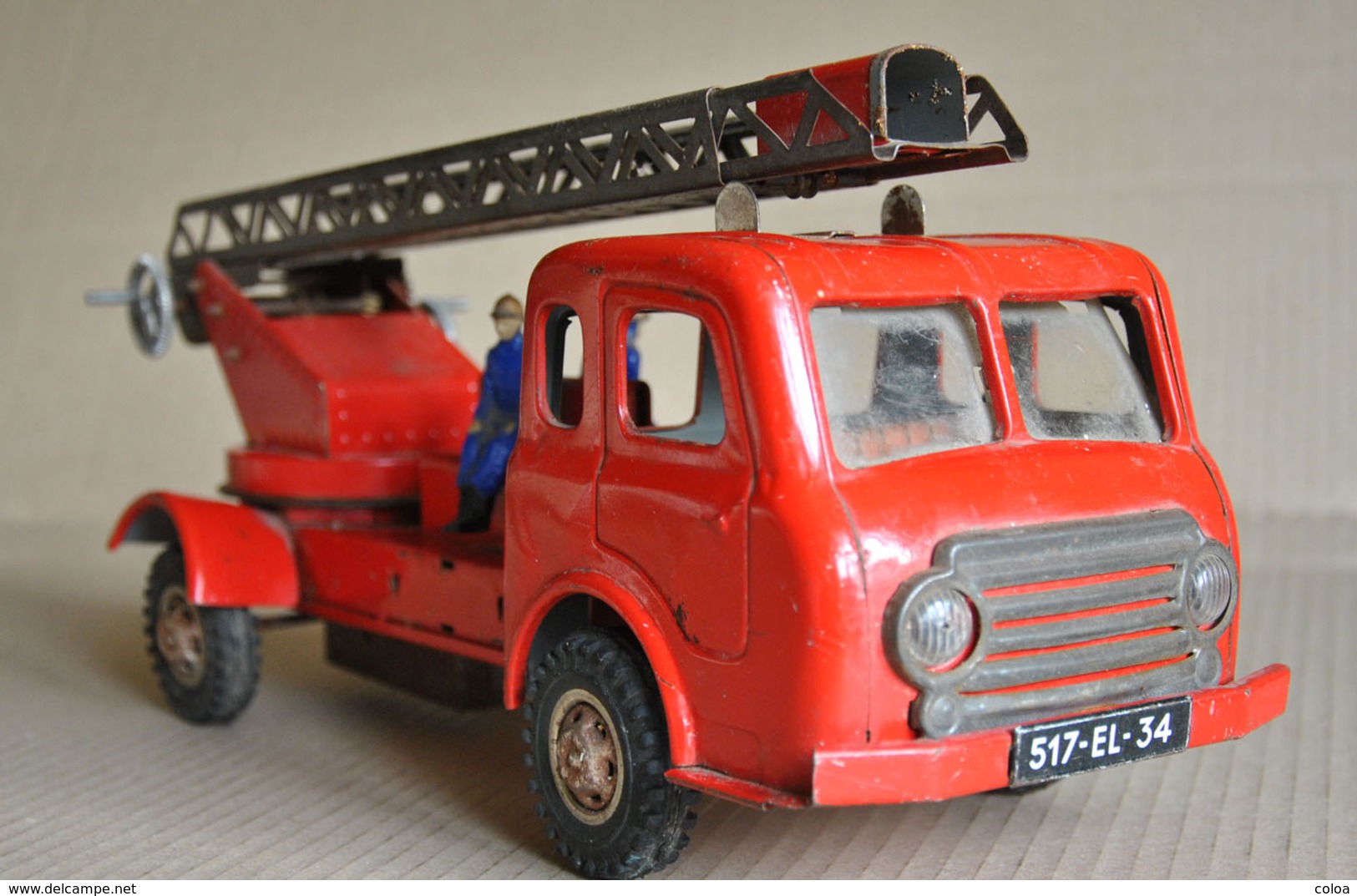 POMPIERS Camion De Pompier  Mécanique En Tôle - Trucks, Buses & Construction