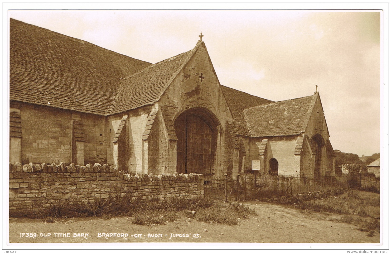 RB 1127 - Judges Real Photo Postcard - Old Tithe Barn Bradford-on-Avon - Wiltshire - Andere & Zonder Classificatie