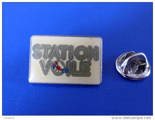 Pin's FFV Fédération Française De Voile - Station Voile - Coq Sportif Tricolore (PQ39) - Sailing, Yachting