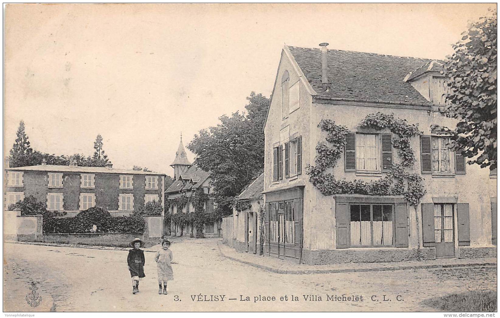 78 - LES YVELINES - Velizy - La Place Et La Villa Michelet - Velizy