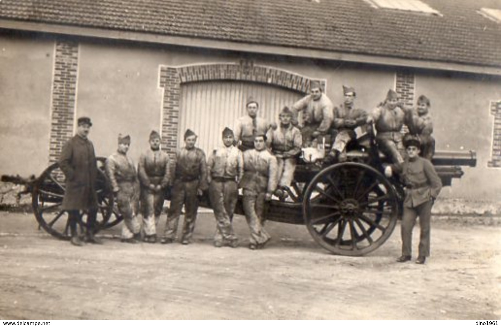 CPA 1978 - MILITARIA - Carte Photo Militaire - Artillerie - Canon & Militaires - Equipment